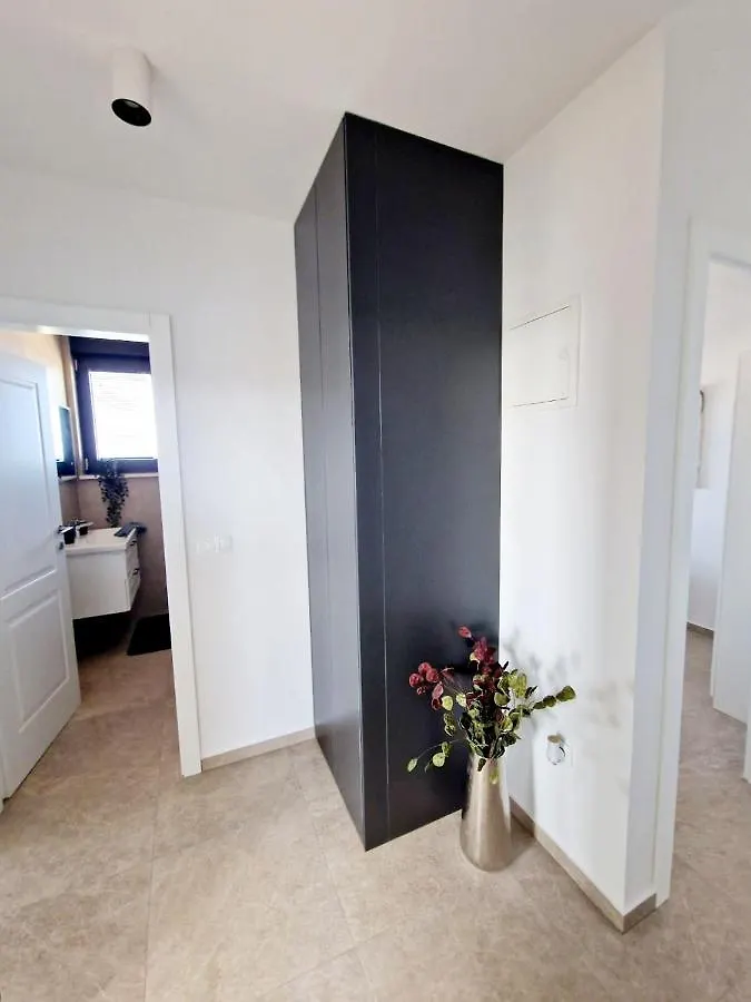 Dinary Penthouse Apartment Vir