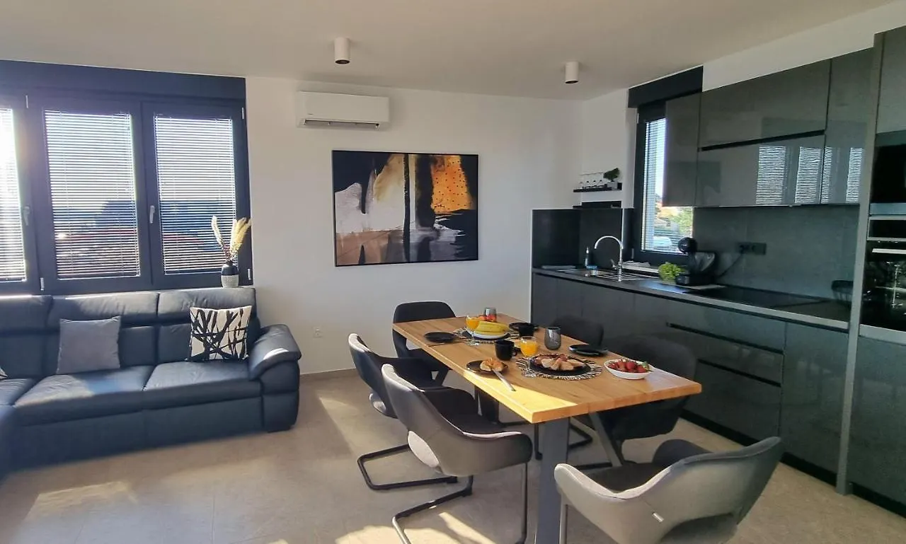 Dinary Penthouse Apartment Vir