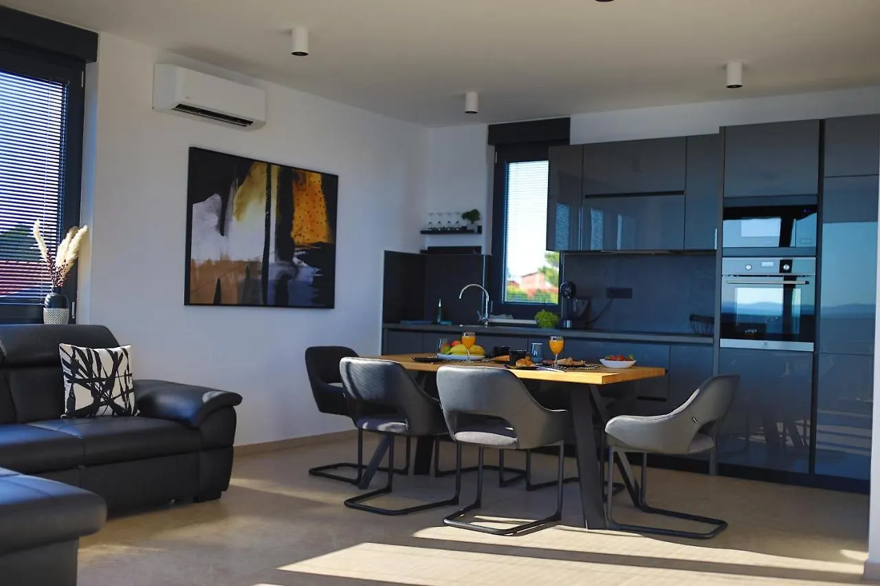 Dinary Penthouse Apartment Vir