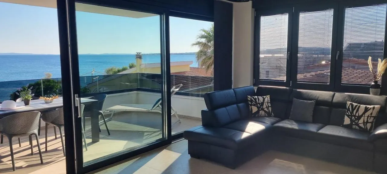 Dinary Penthouse Apartment Vir