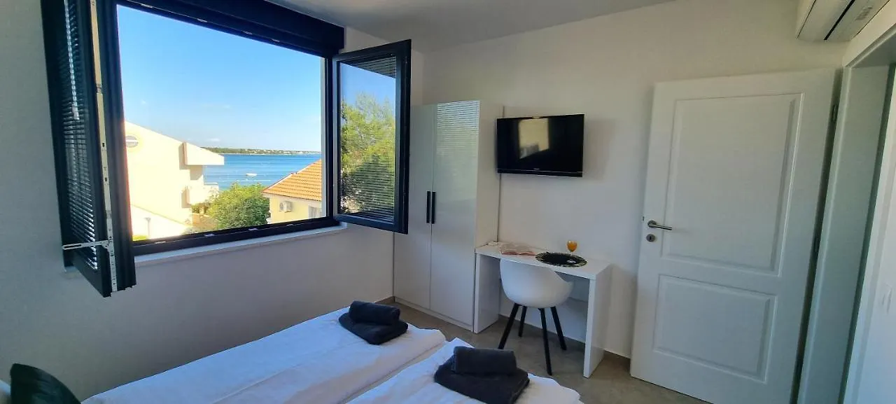 Dinary Penthouse Apartment Vir